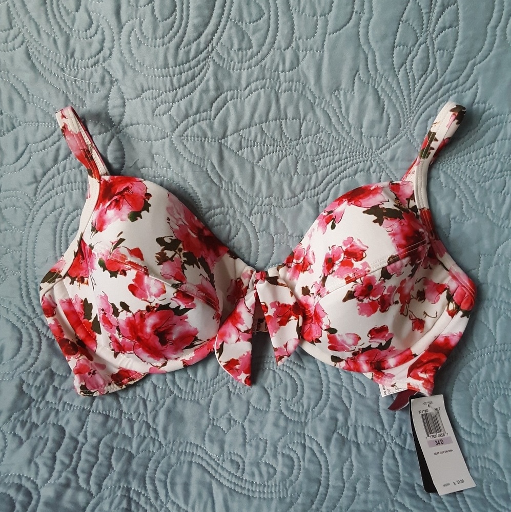 34D GUESS brand bikini top